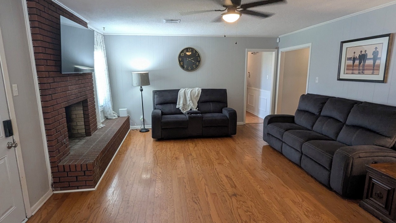 Photo of Livingroom in Monroe