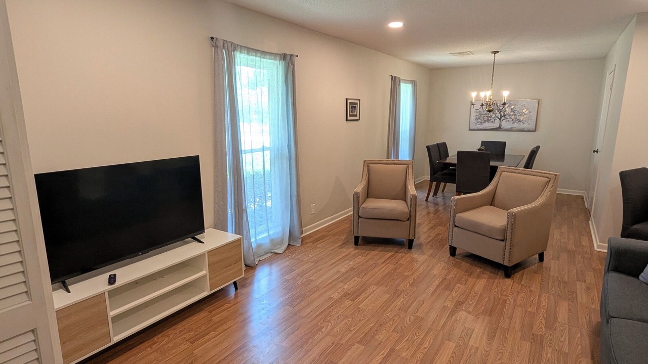 Photo of Livingroom in Monroe