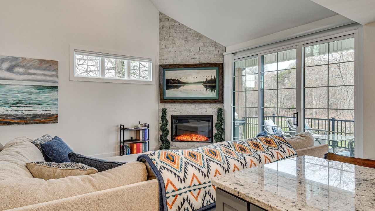Photo of Livingroom in Huddleston