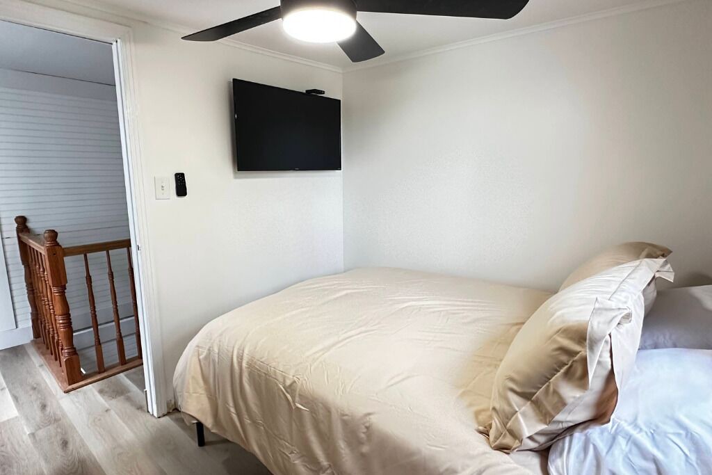 Photo of Bedroom in New Harbour