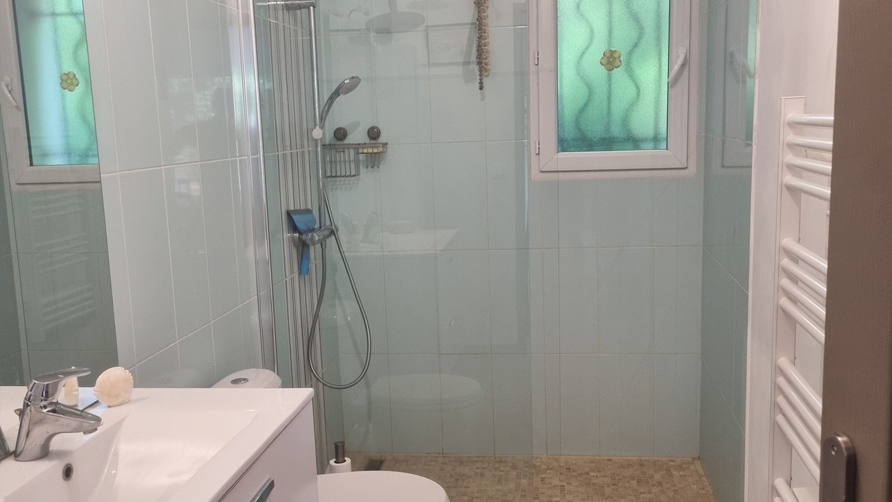 Photo of Bathroom in Aveze
