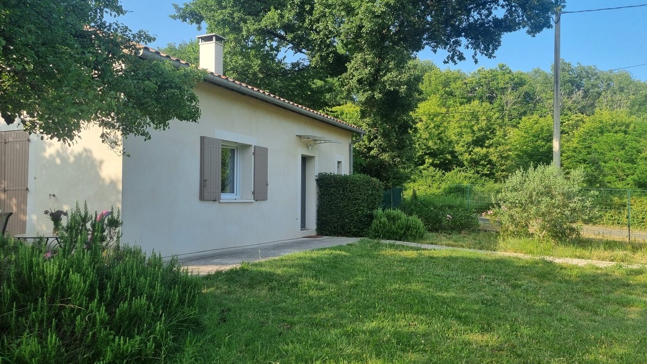 Photo of Outdoor in Aveze
