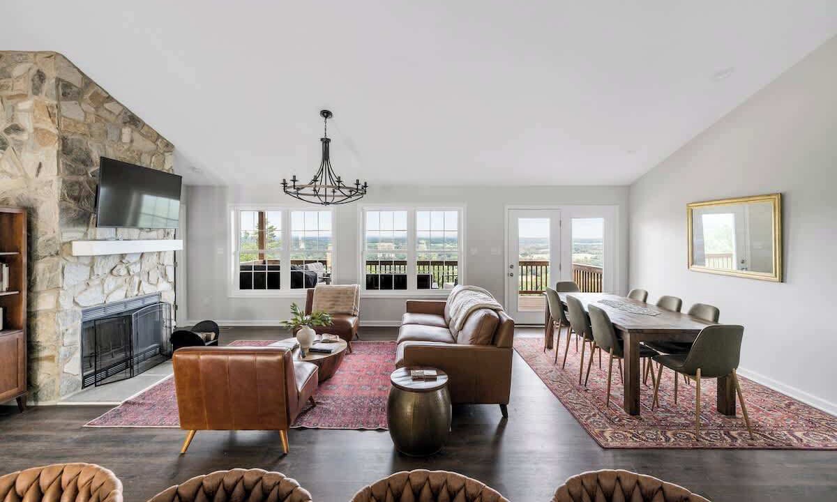 Photo of Livingroom in Front Royal