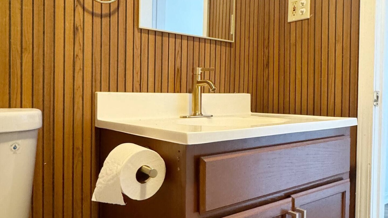 Photo of Bathroom in Inglefield