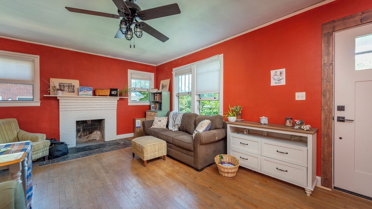 Photo of Livingroom in Asheville