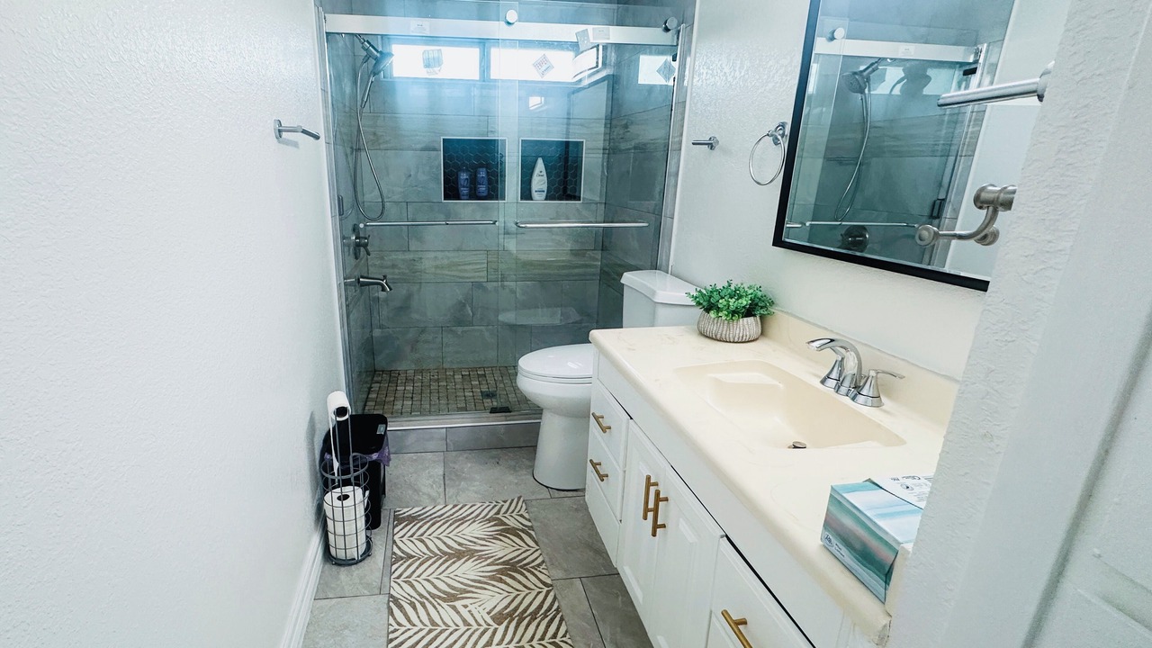 Photo of Bathroom in El Lago