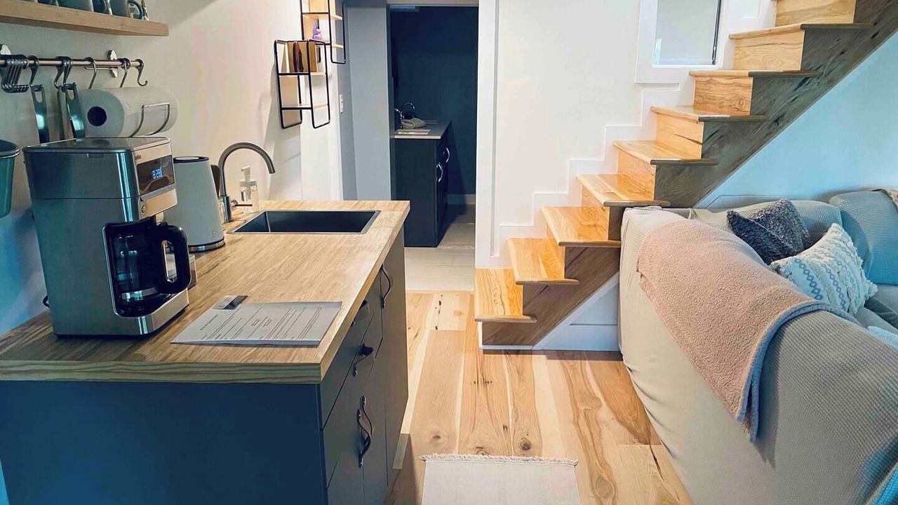 Photo of Livingroom in Colpoys Bay