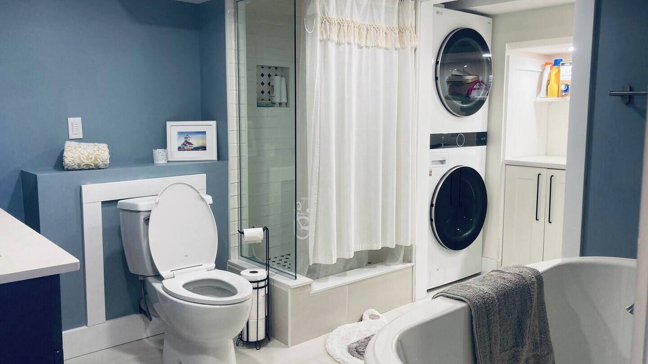 Photo of Bathroom in Colpoys Bay