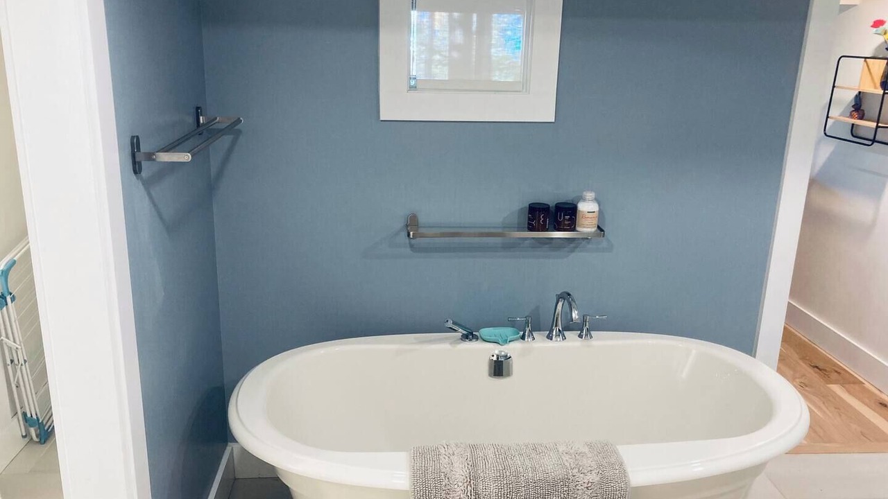 Photo of Bathroom in Colpoys Bay