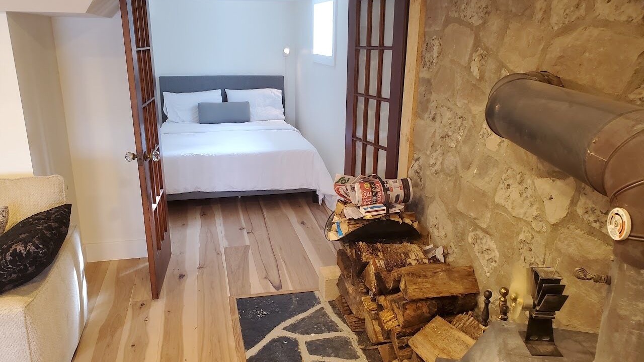 Photo of Bedroom in Colpoys Bay