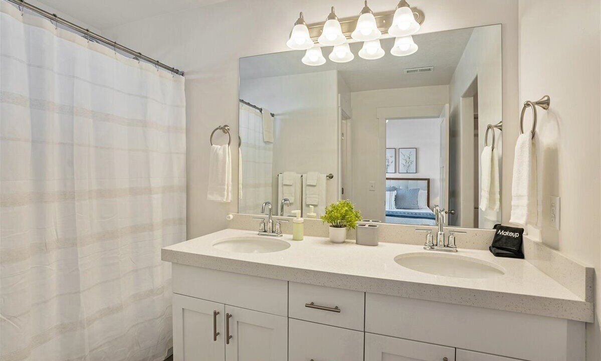 Photo of Bathroom in Eagle Mountain