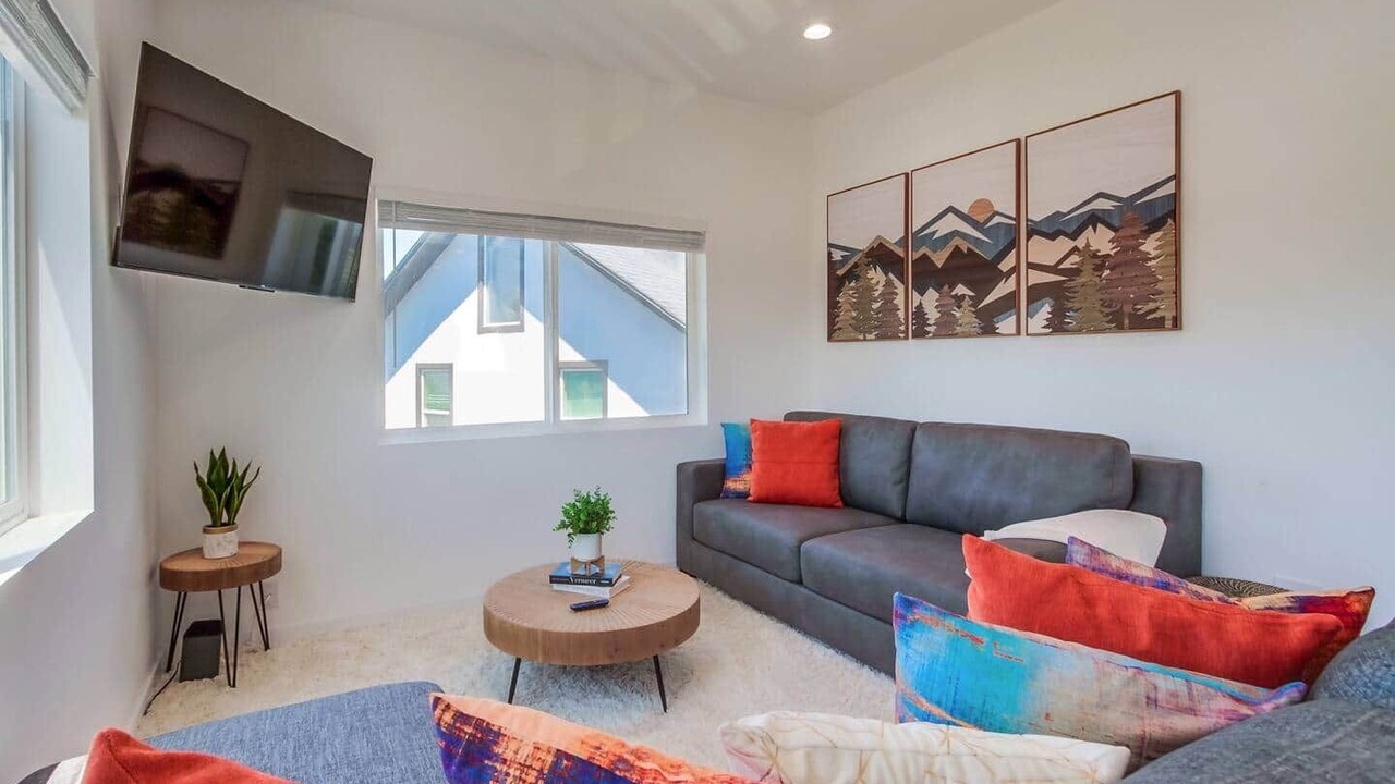 Photo of Livingroom in Country Club