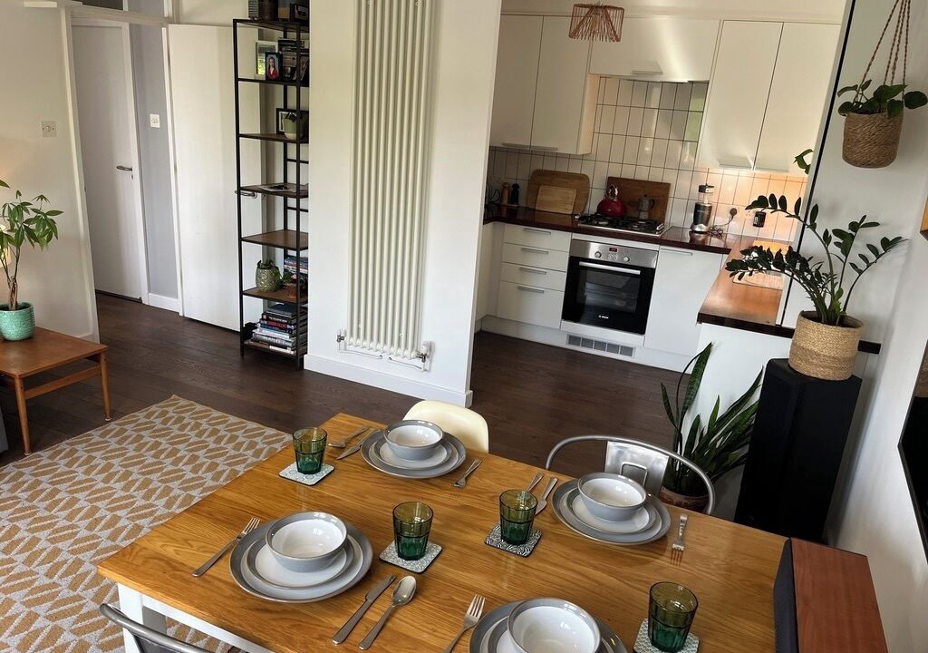 Photo of Others in Lee