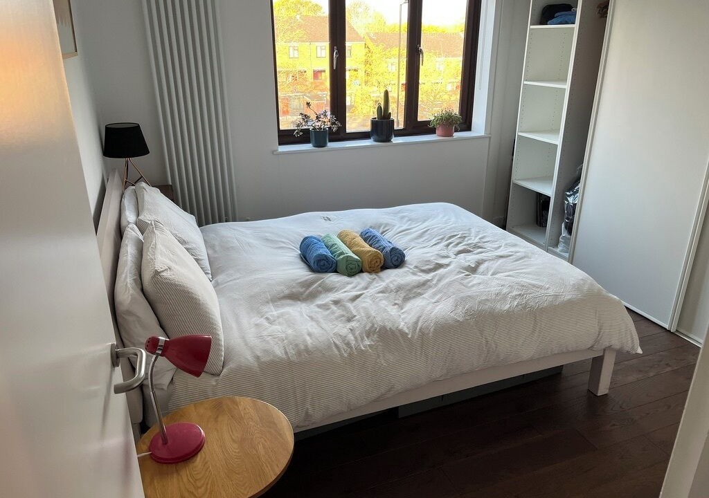 Photo of Bedroom in Lee