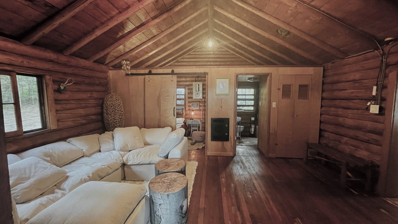 Photo of Livingroom in Eagle River