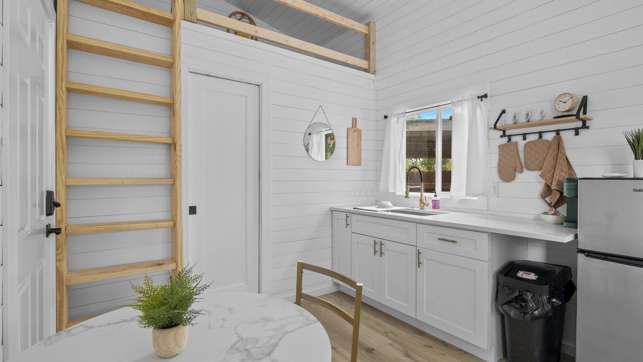 Photo of Kitchen in Apache Shores