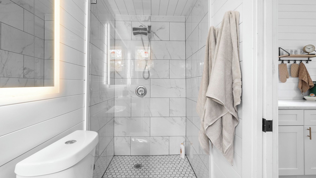 Photo of Bathroom in Apache Shores