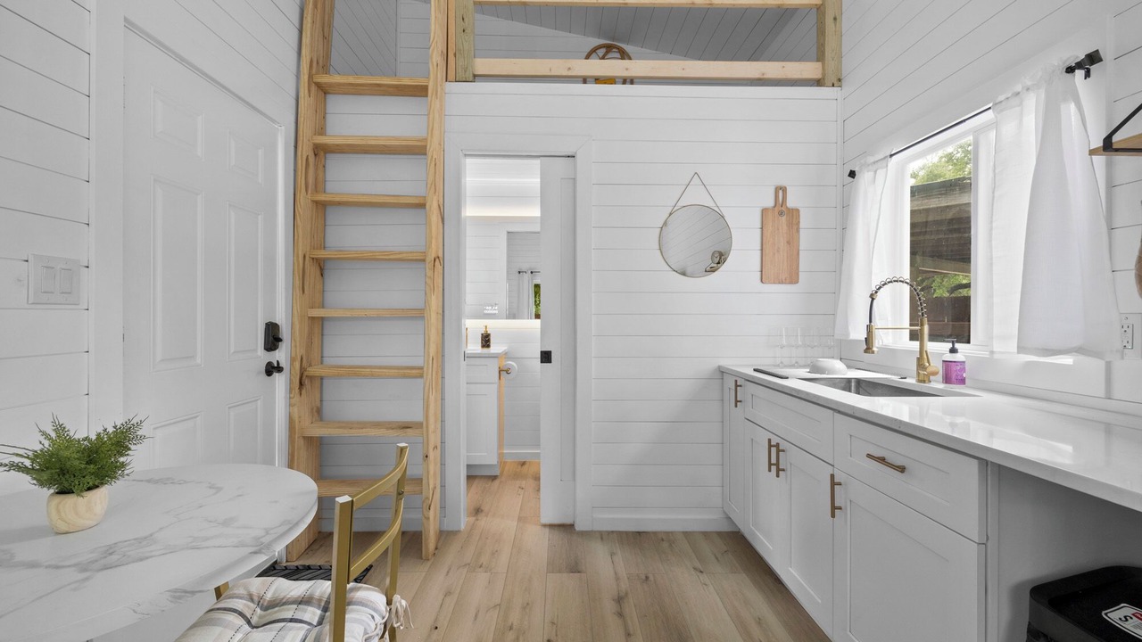 Photo of Kitchen in Apache Shores
