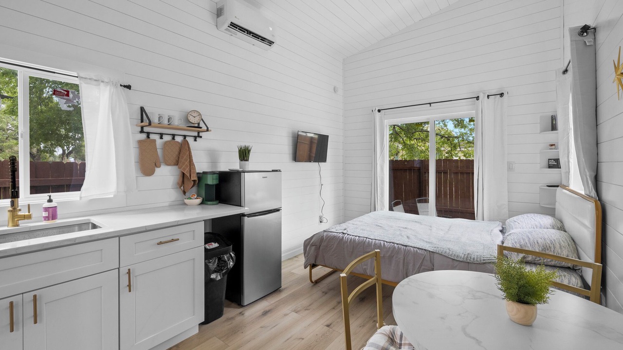 Photo of Bedroom in Apache Shores