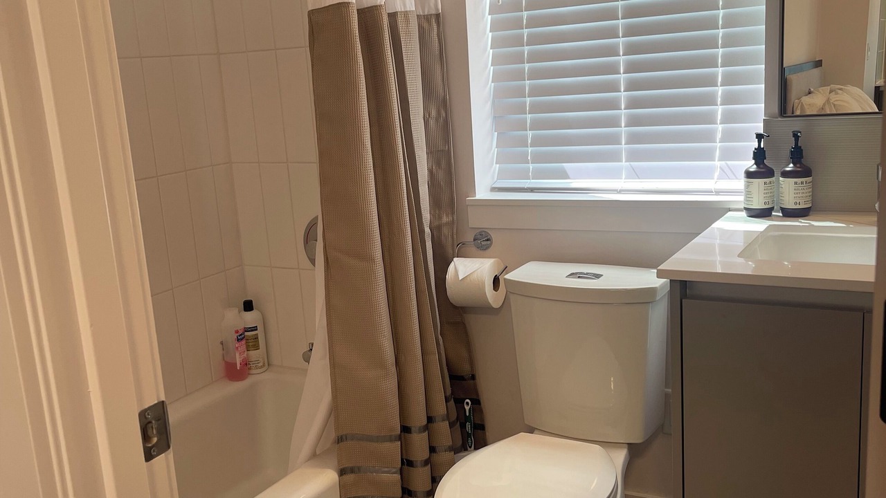 Photo of Bathroom in Squire Park