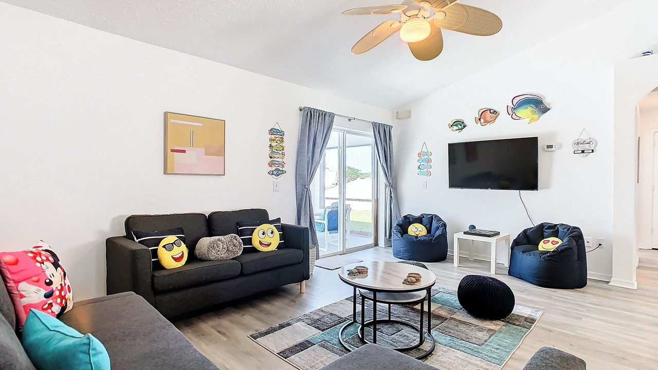 Photo of Livingroom in Crescent Lakes