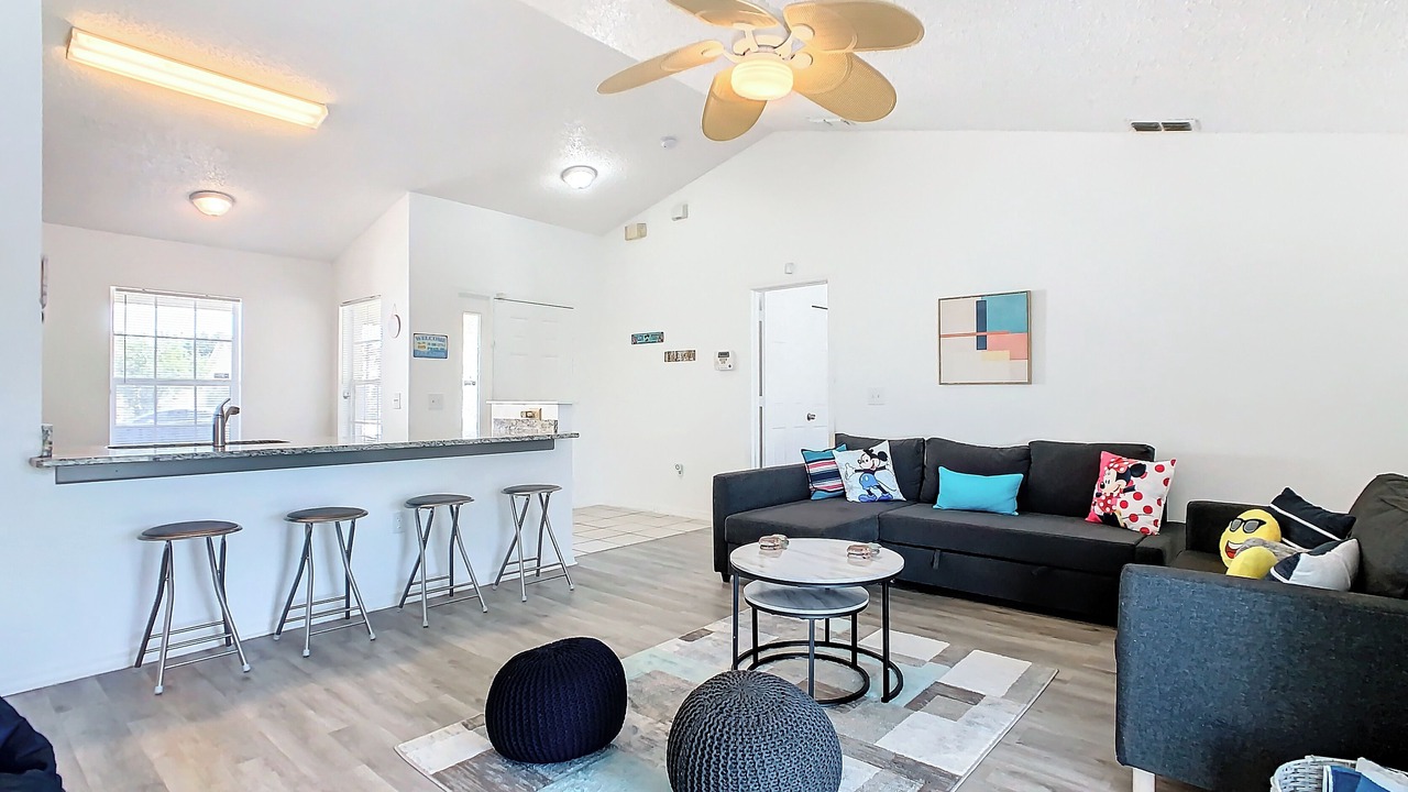 Photo of Livingroom in Crescent Lakes