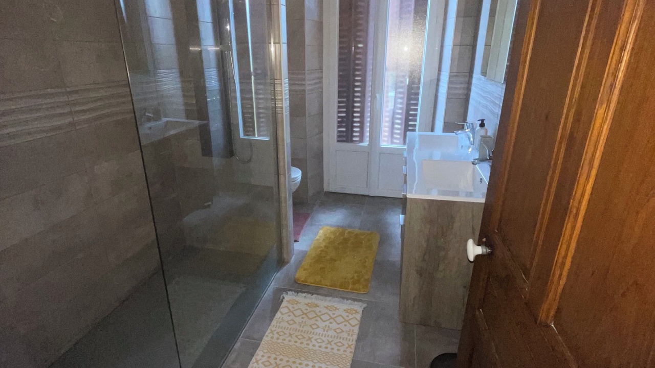Photo of Bathroom in Sauveterre-de-Rouergue