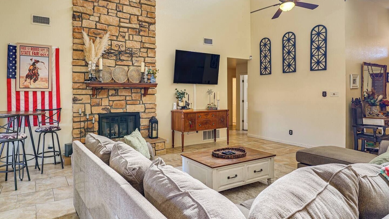 Photo of Livingroom in Roswell