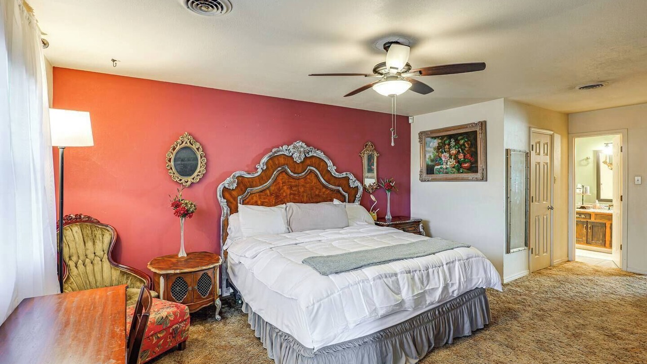 Photo of Bedroom in Roswell