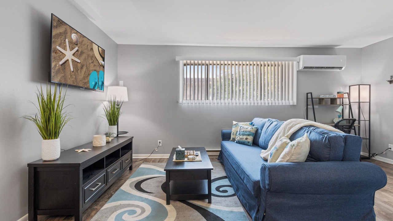 Photo of Livingroom in Aurora