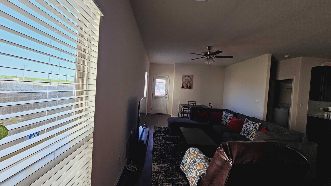 Photo of Livingroom in Converse
