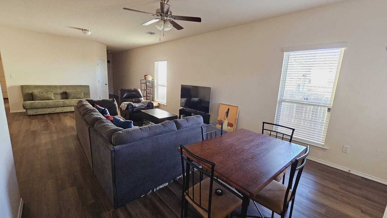 Photo of Livingroom in Converse