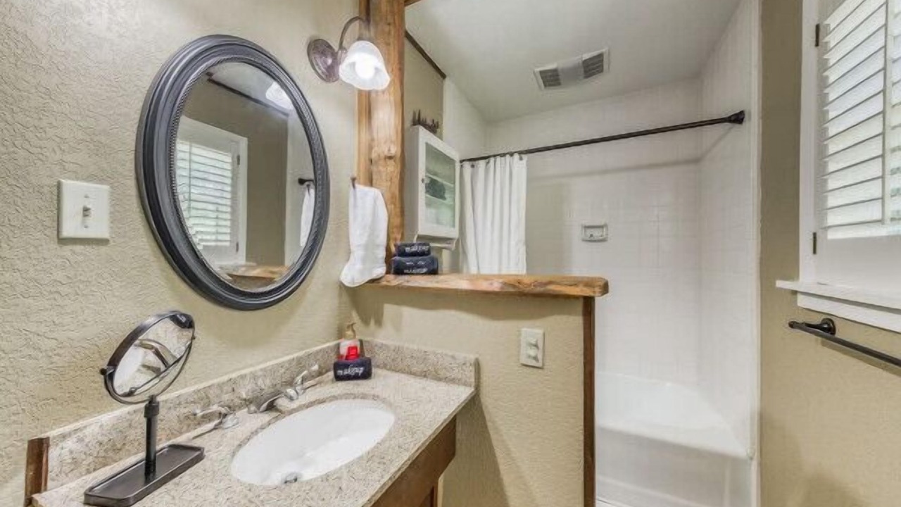 Photo of Bathroom in Alto