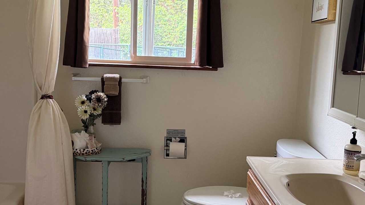 Photo of Bathroom in Salyer