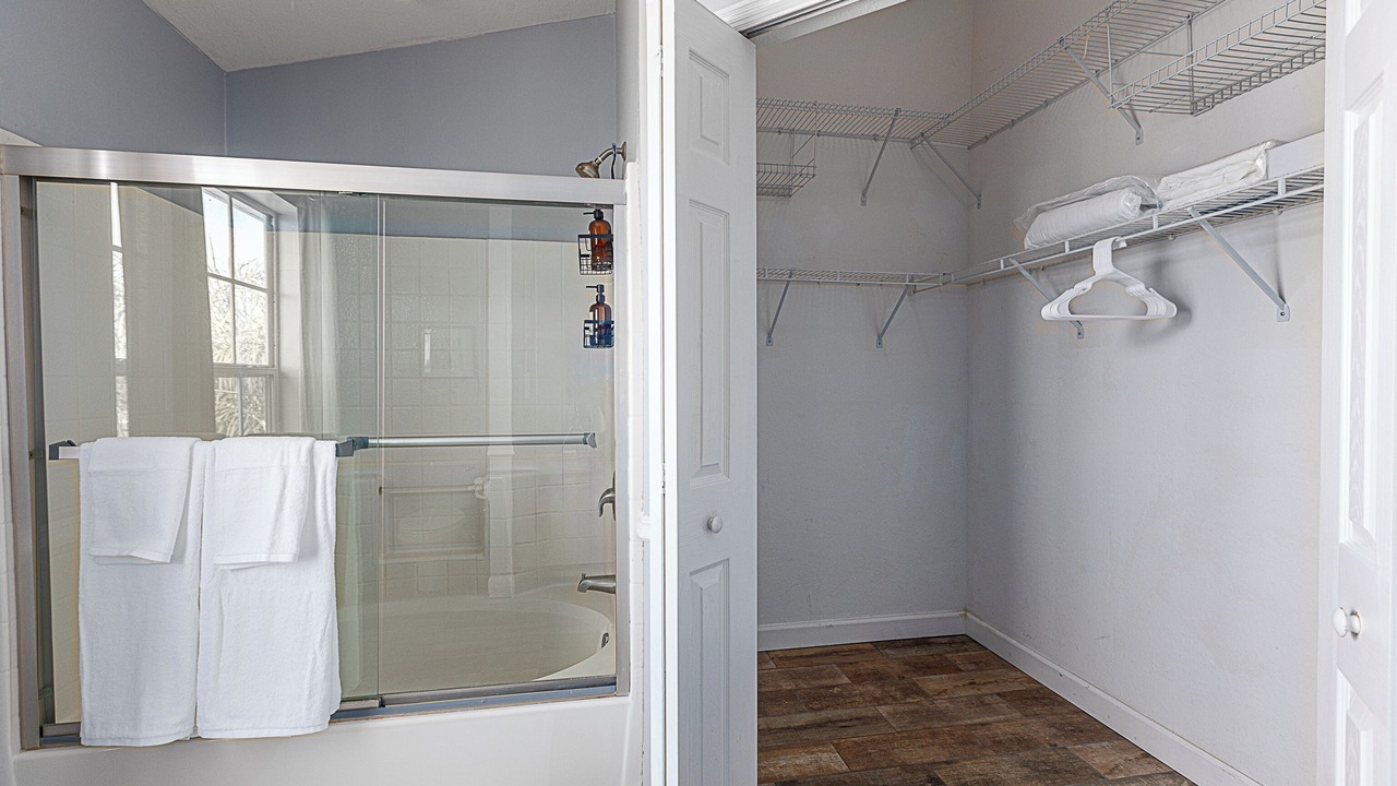 Photo of Bathroom in Jacarandas