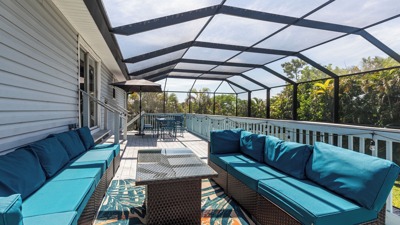 Photo of Patio Balcony in Jacarandas