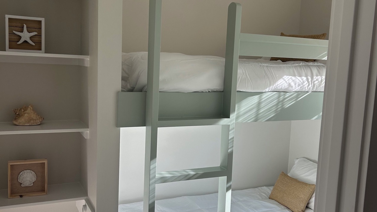 Photo of Bedroom in Terramar Beach