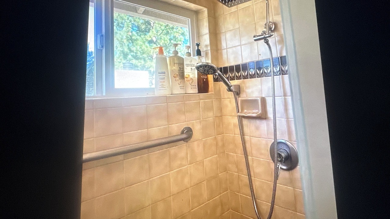 Photo of Bathroom in Round Hill Village