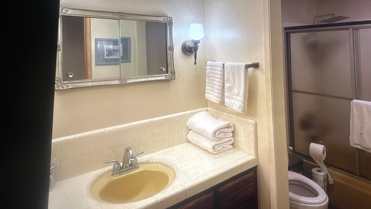 Photo of Bathroom in Round Hill Village