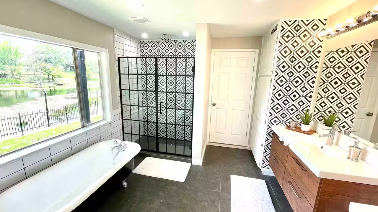 Photo of Bathroom in Windsor Hills
