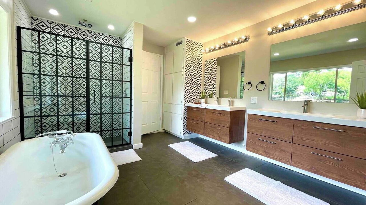 Photo of Bathroom in Windsor Hills