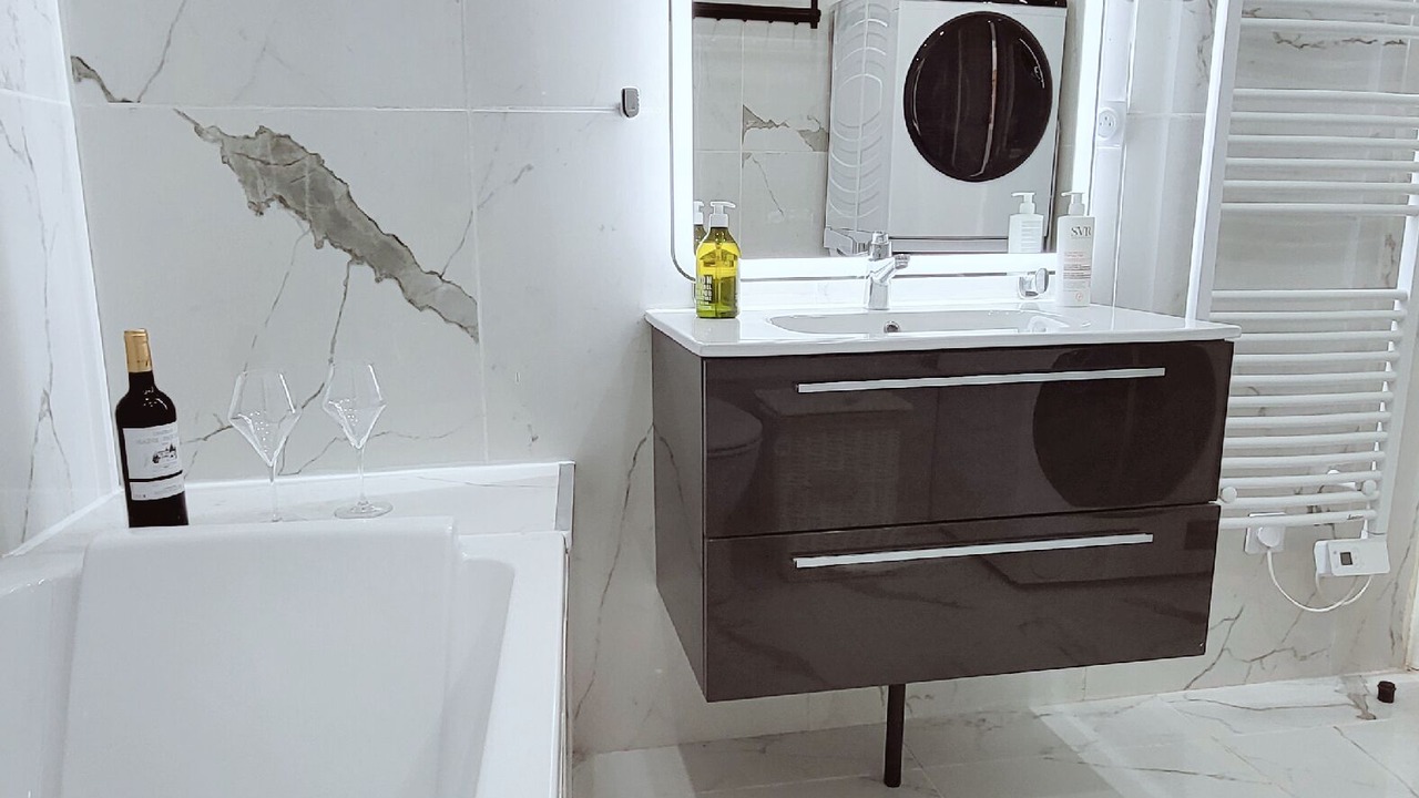 Photo of Bathroom in Saint - Aubin - Dupuy