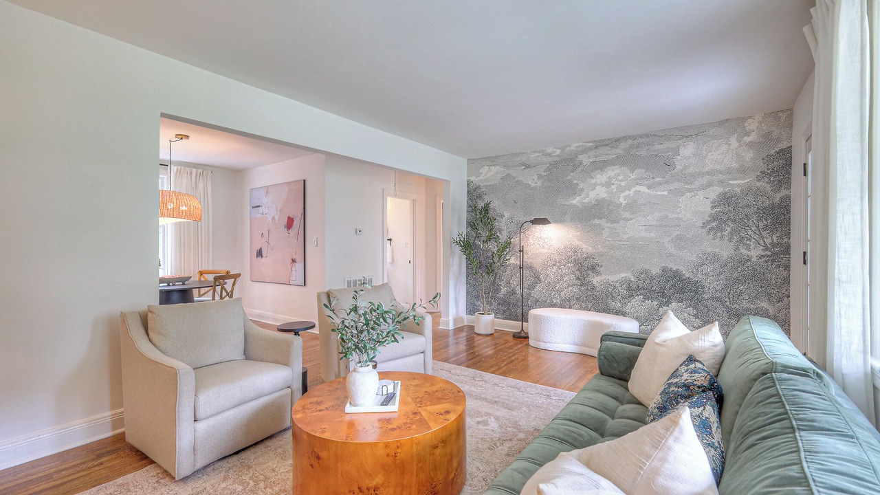 Photo of Bedroom in Inglewood