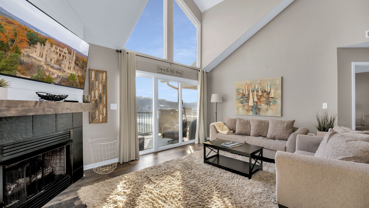 Photo of Livingroom in Camdenton