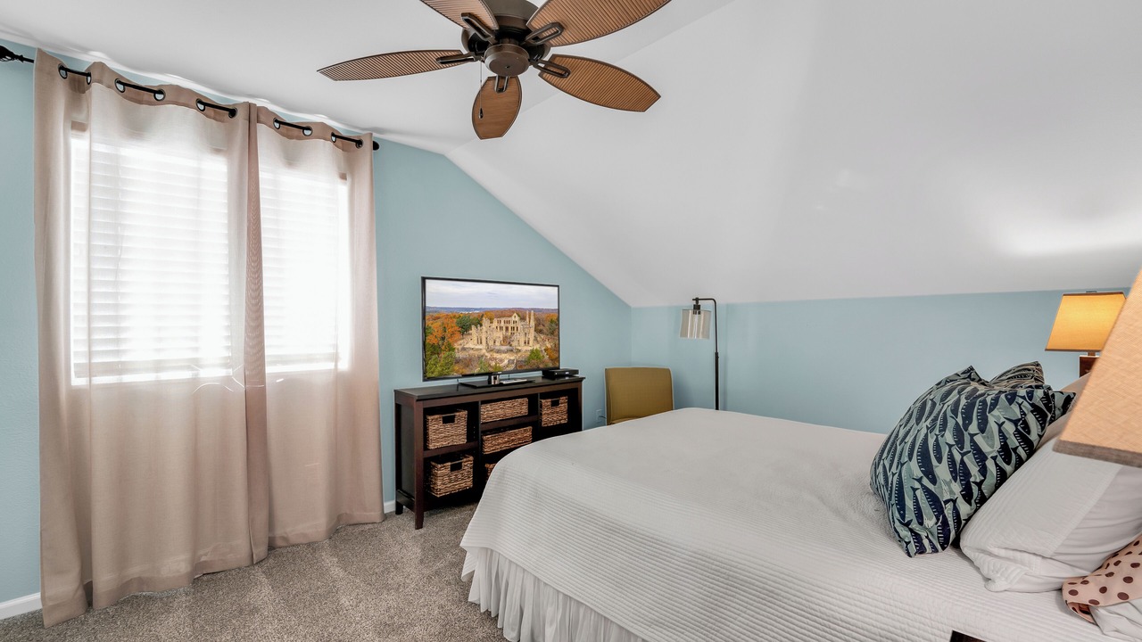 Photo of Bedroom in Camdenton