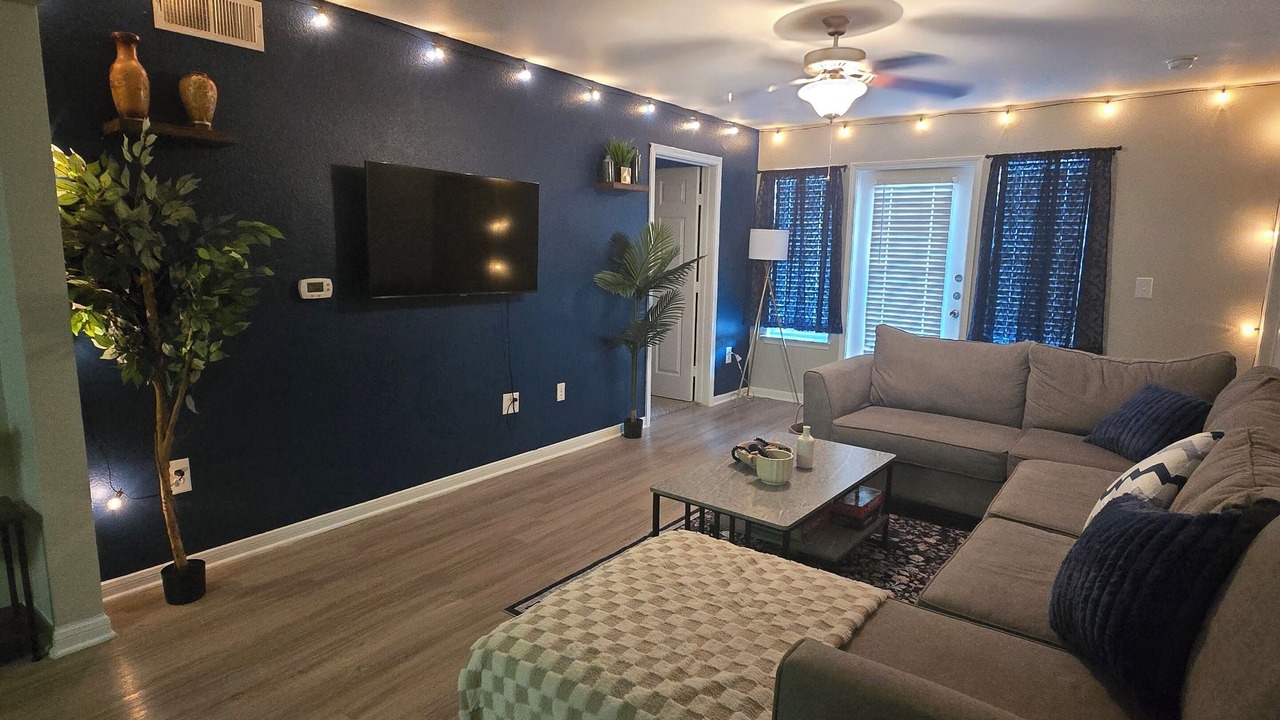 Photo of Livingroom in Pleasant Valley