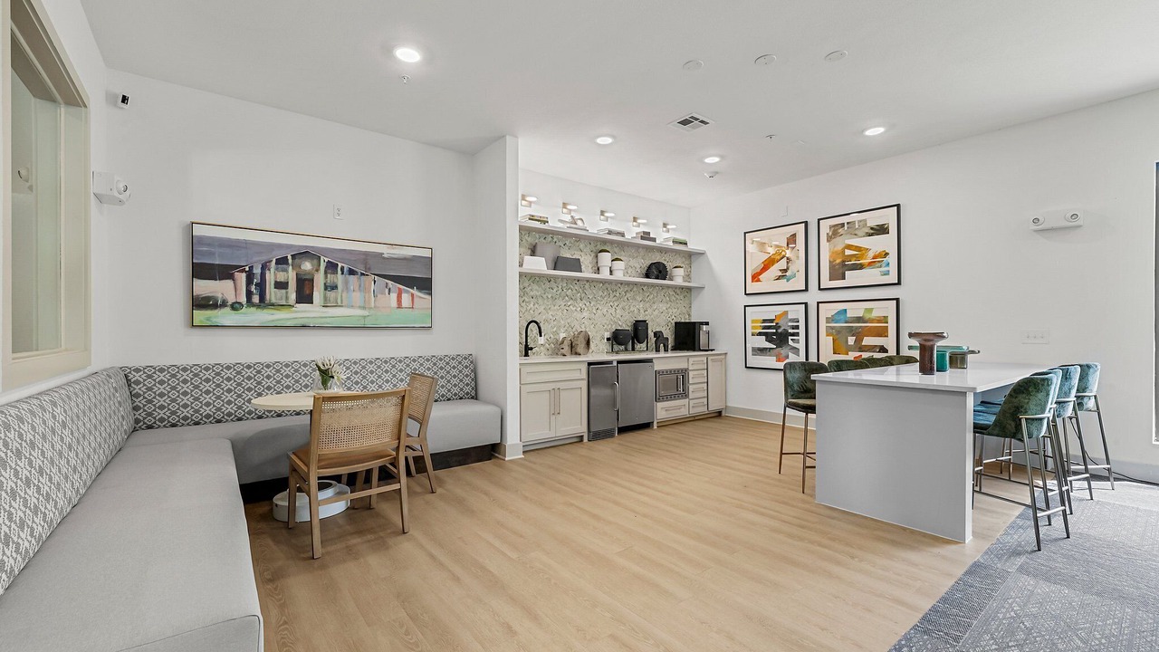 Photo of Livingroom in Montopolis