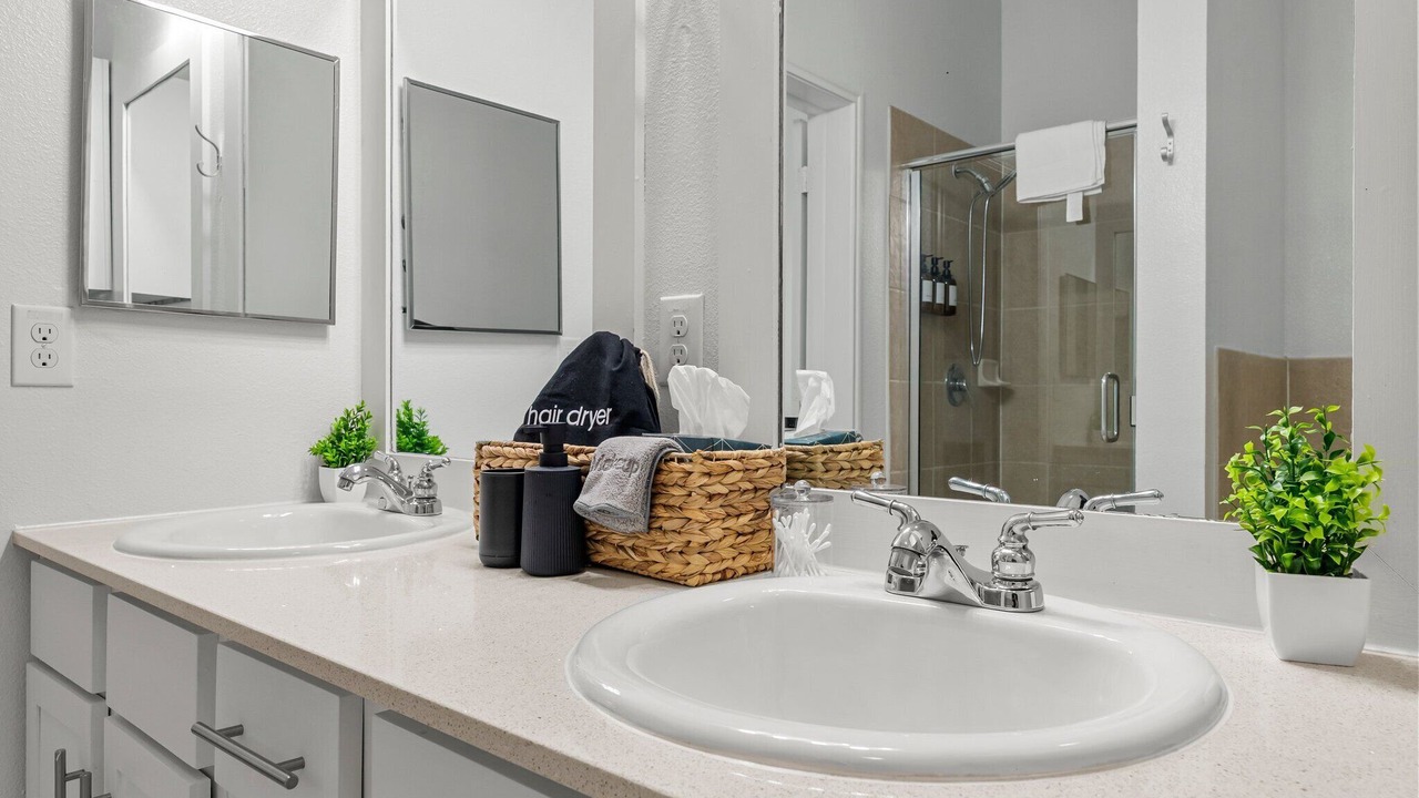 Photo of Bathroom in Montopolis