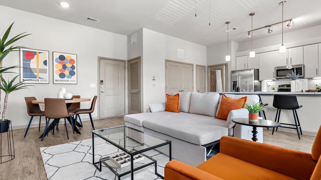 Photo of Livingroom in Montopolis