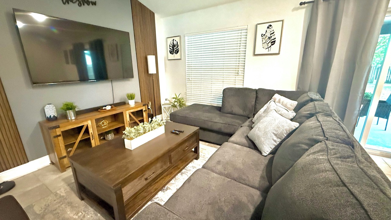 Photo of Livingroom in Windwood Bay